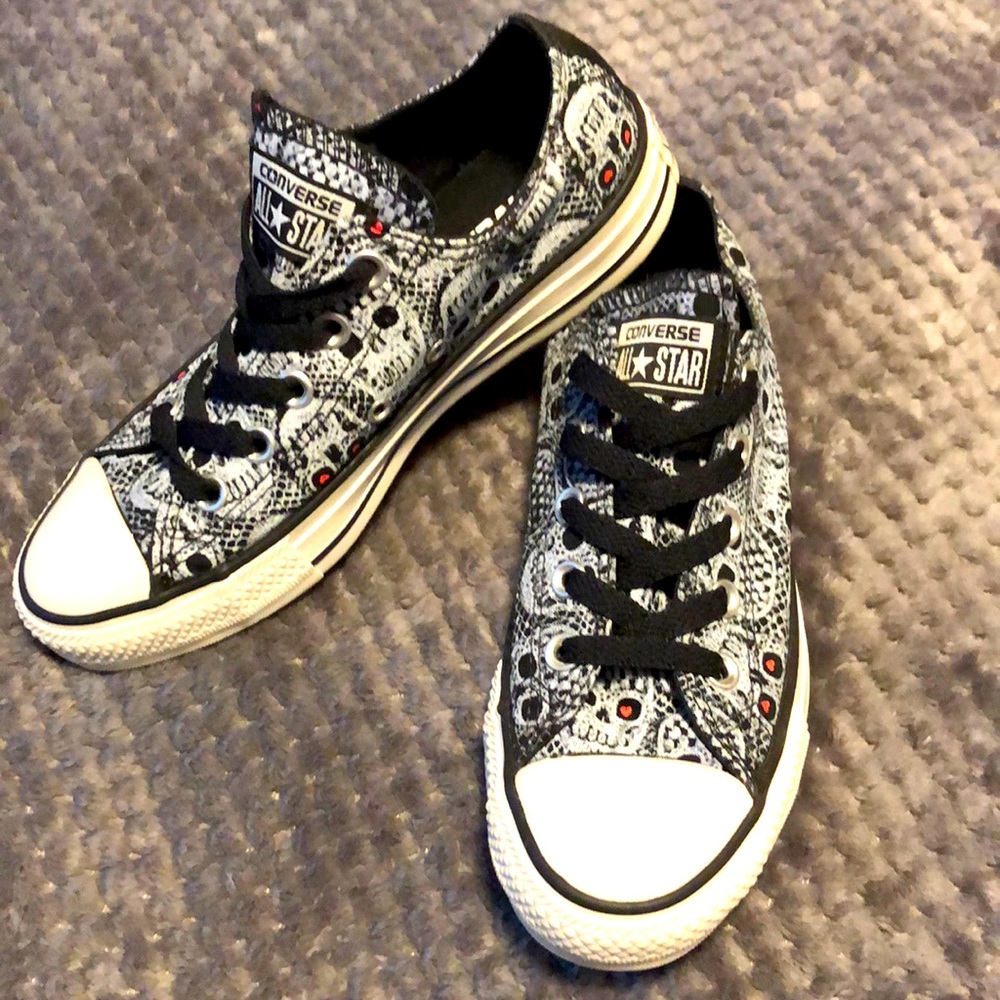 Brand New Girl’s Skull All Star Converse